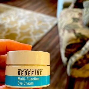 Multifunction Eye cream